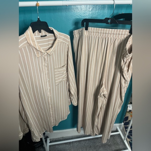 Torrid LIZZIE CRINKLE GAUZE BUTTON UP shirt& Pants Set in mushroom 3x excellent - Picture 6 of 11